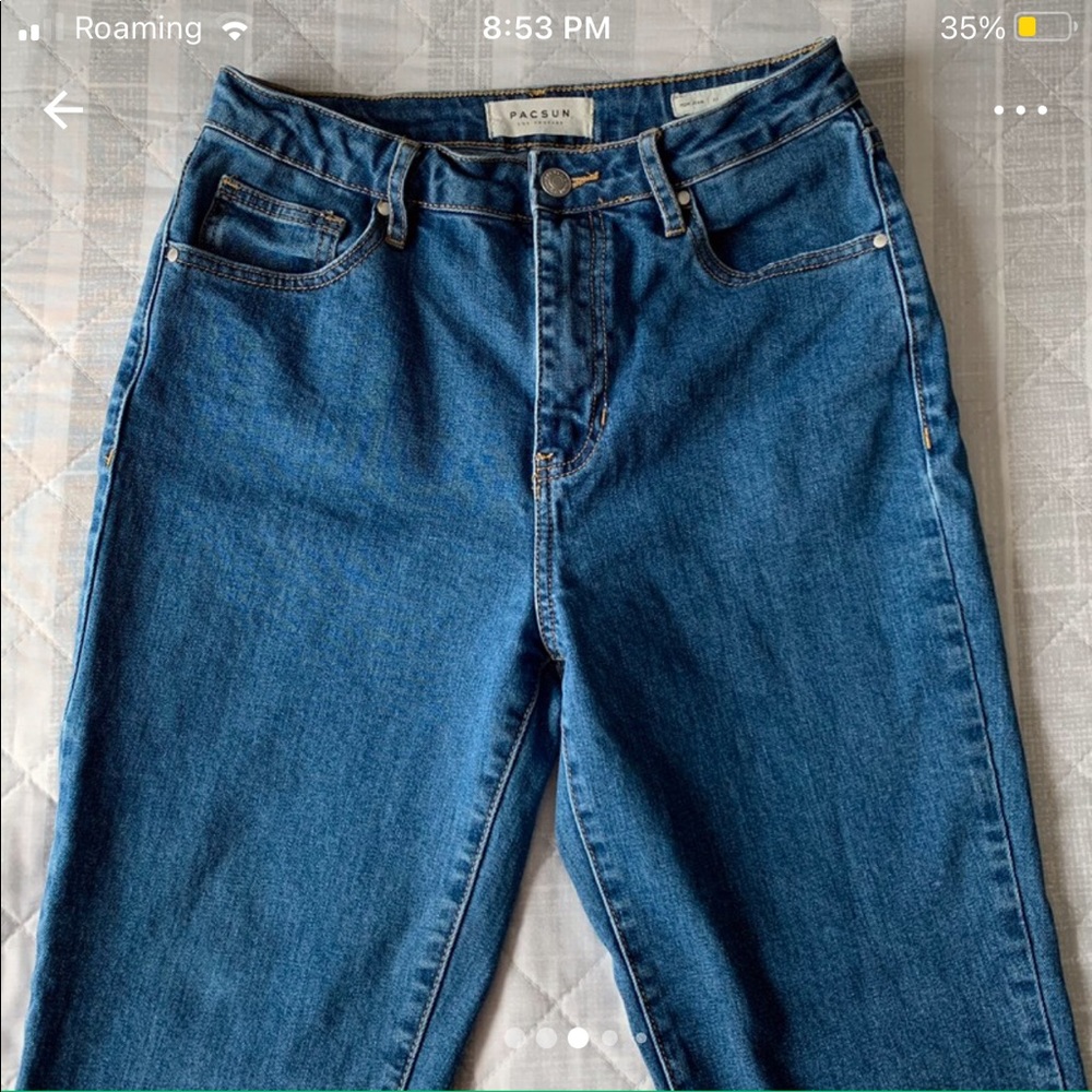 Reposh pacsun mom jeans size 27 unfortunately they are too big for me